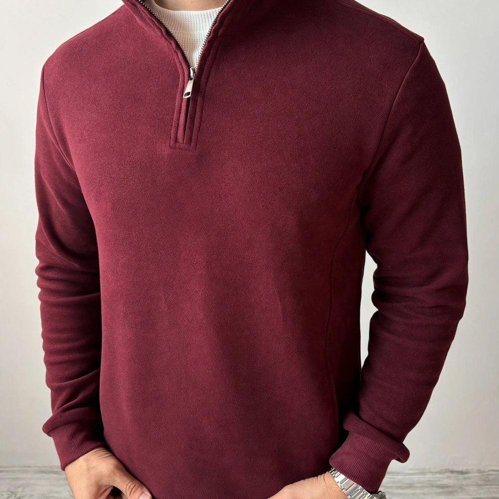 Burgunderroter Pullover mit Reißverschluss