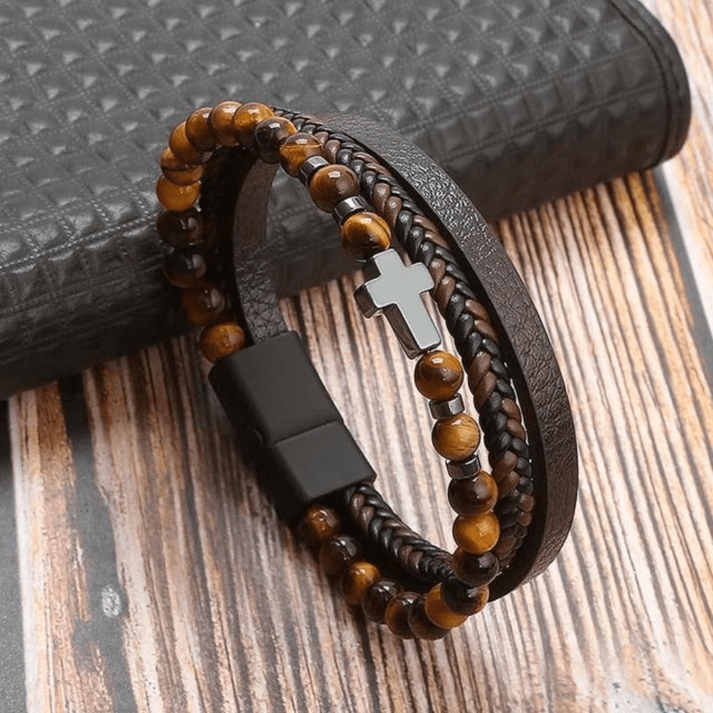 Hochwertiges Lederarmband für Männer - Stilvolles Bling mit Edelsteinen und Charms