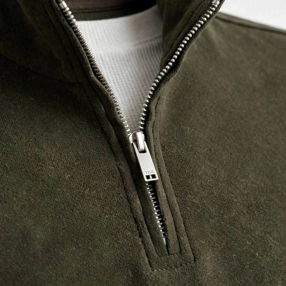 Burgunderroter Pullover mit Reißverschluss